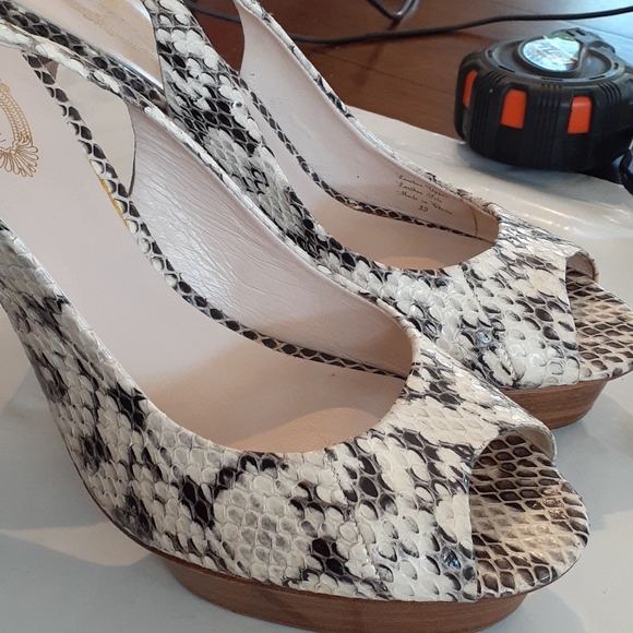 ❤️ #45 Elie Tahari snakeskin leather sling back pumps - Picture 4 of 7